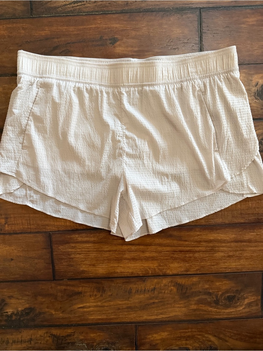 Lightweight Beige Textured Shorts With Liner & Pockets